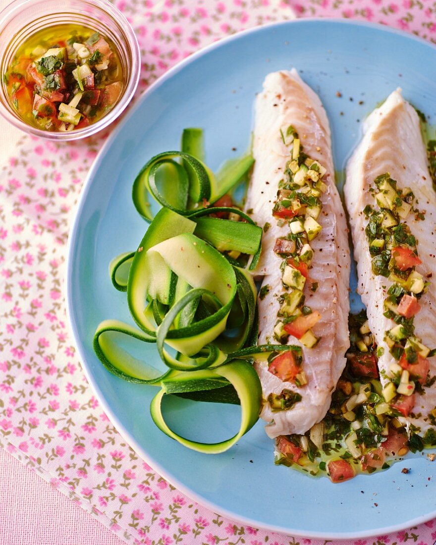 Red mullet fillets with vegetable sauce and courgette strips