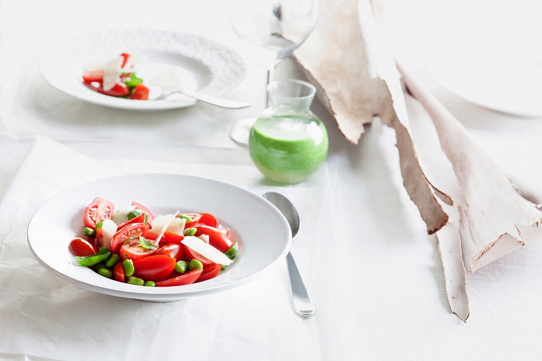 Tomato salad with broad beans
