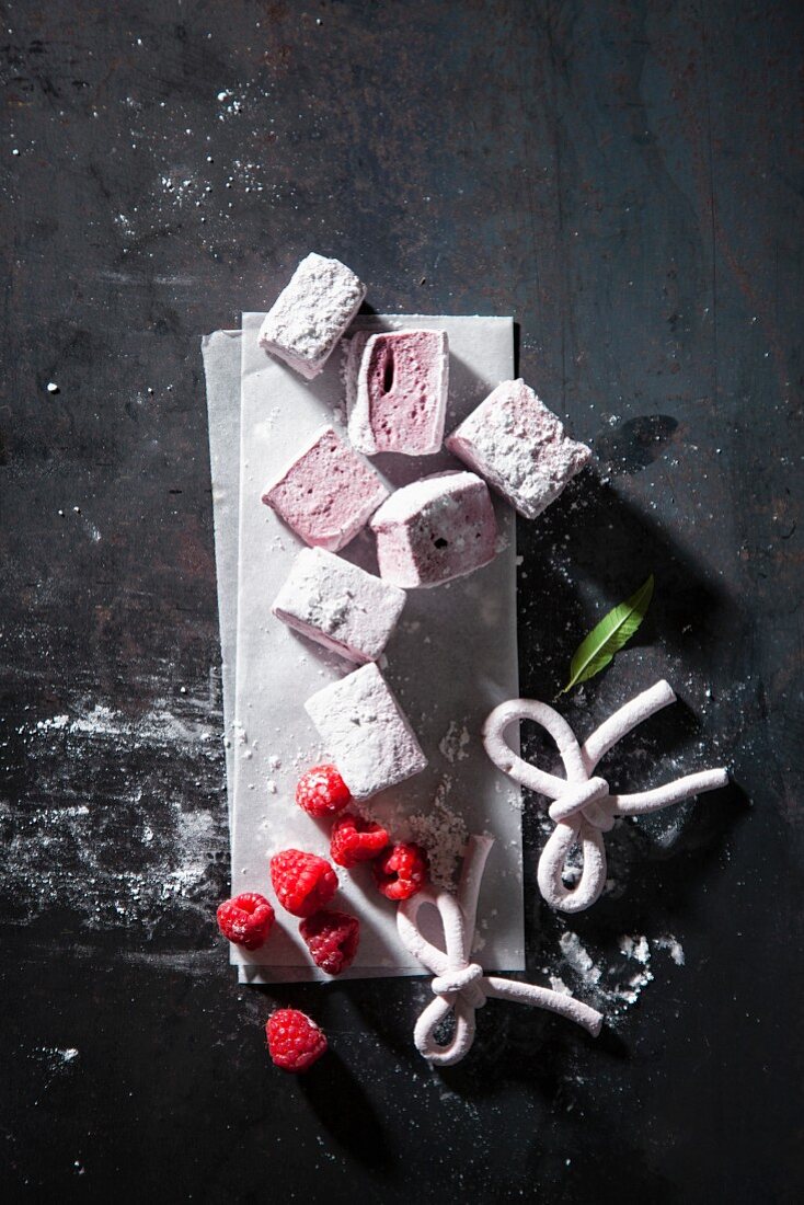 Raspberry marshmallows