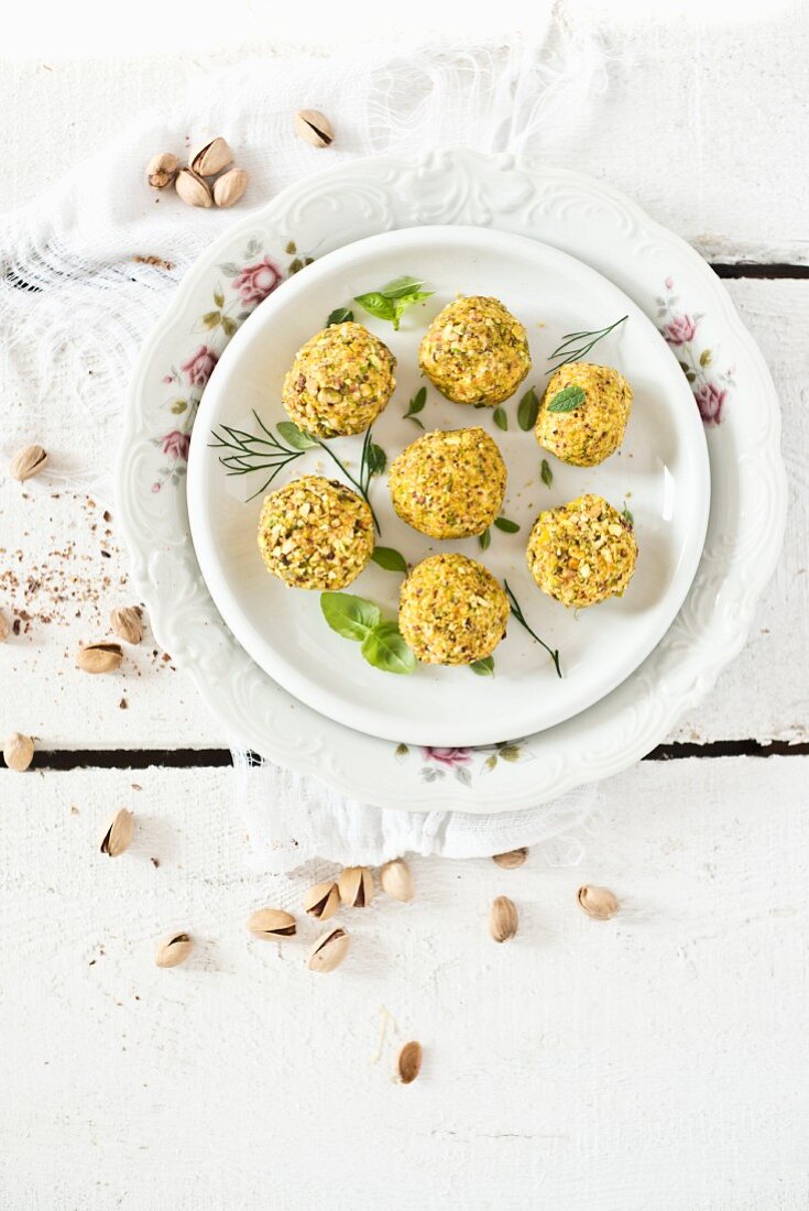 Truffle pralines with pistachio nuts