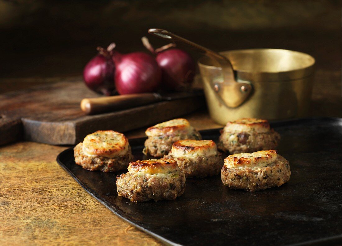 Pork burgers with mushrooms and onions