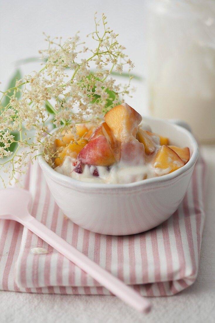 Peaches in elderflower yoghurt