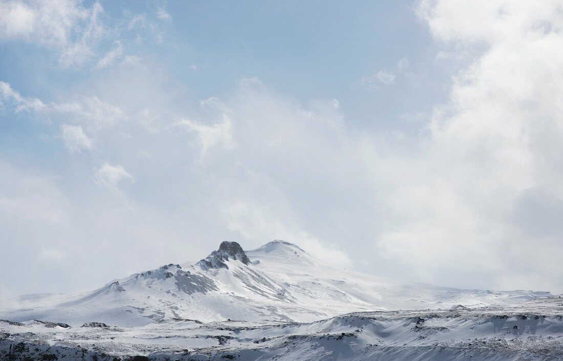 Mount Tindfell im Winter auf der Halbinsel Snaefellsnes (Island)