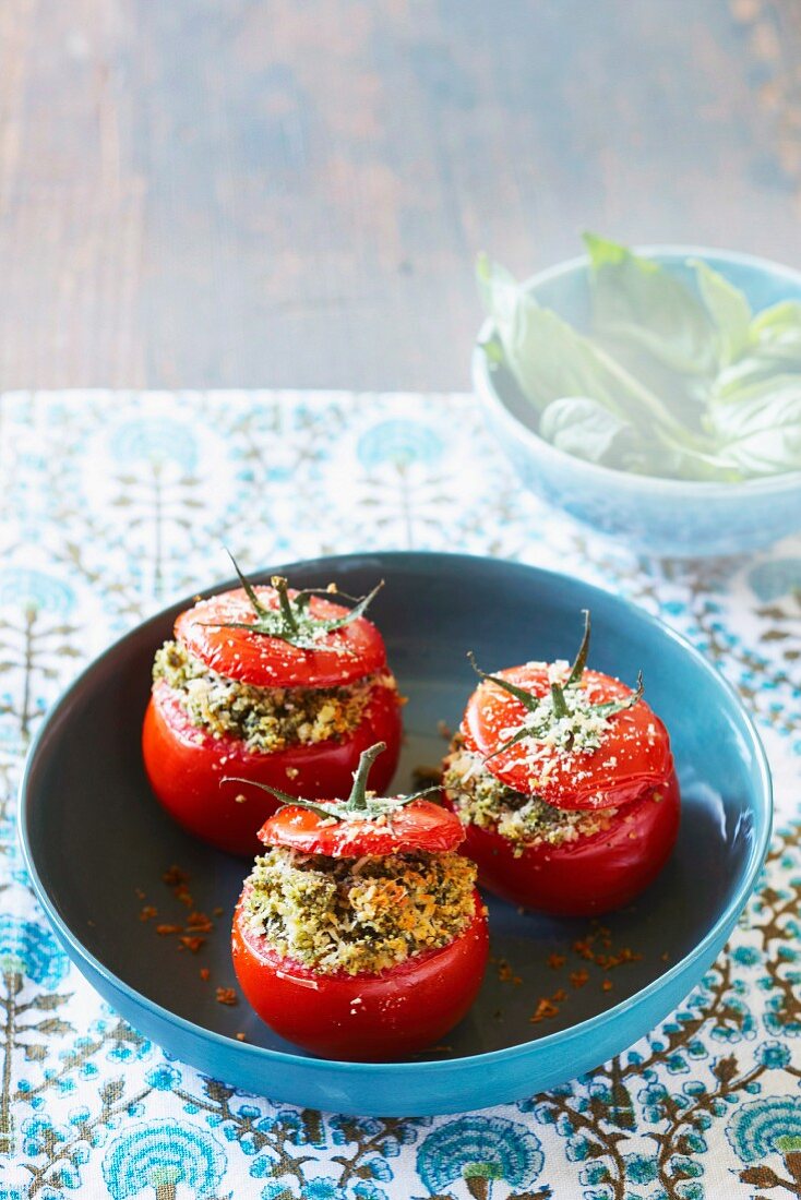 Pesto baked tomatoes