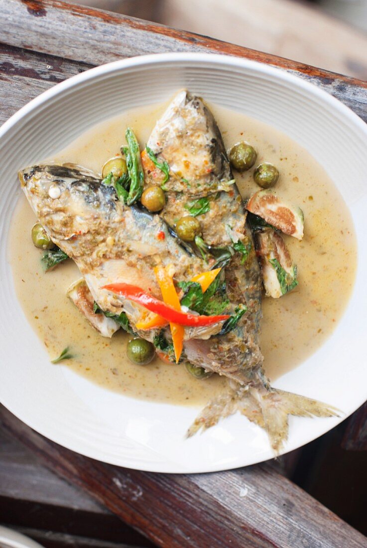 Green curry with Thai mackerel