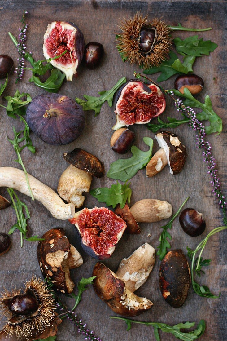 Autumnal ingredients for salads: figs, porcini mushrooms and chestnuts