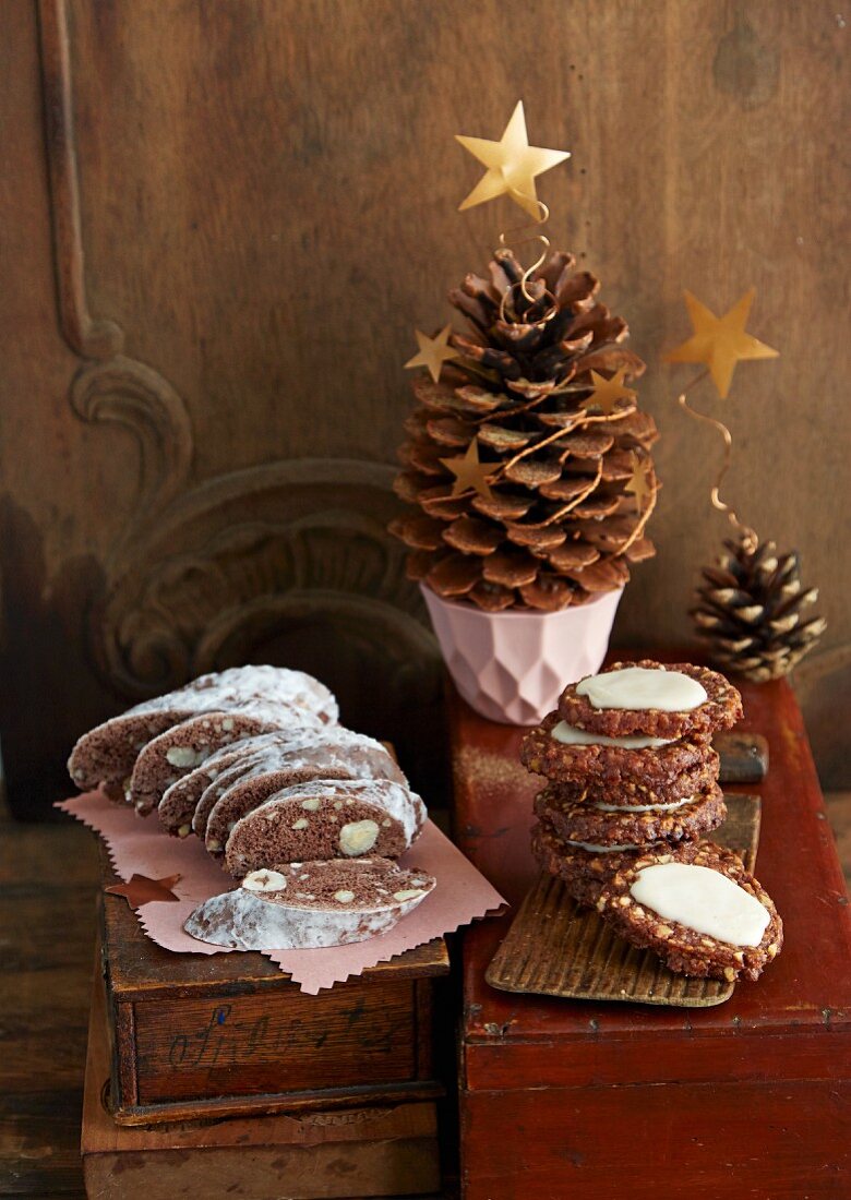 Berliner Brot, bread and butter and pine cones