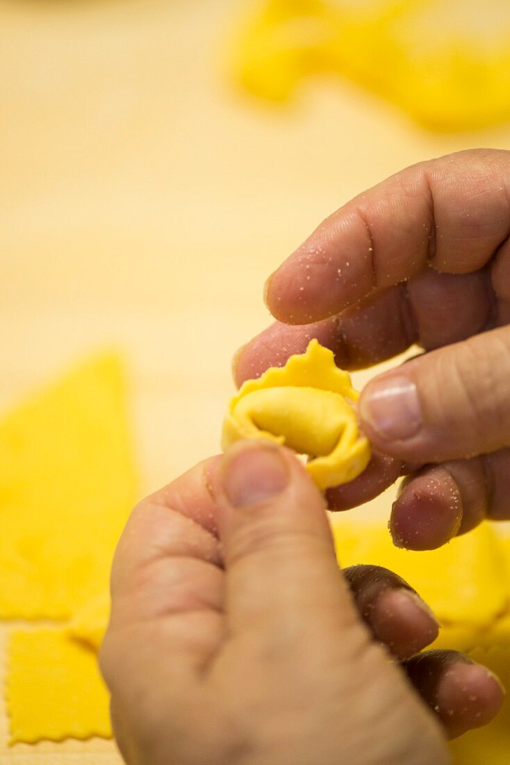 Homemdae tortellini in Paolo Atti, Bologna