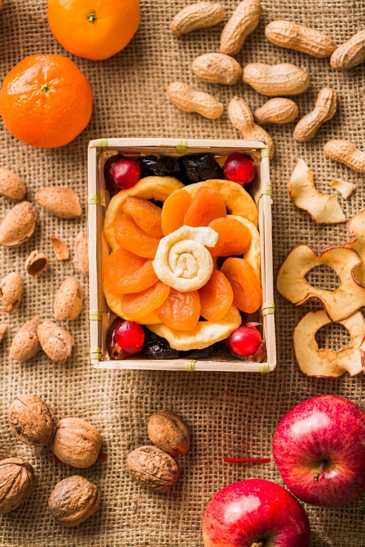 Dried fruits, nuts and fresh fruit