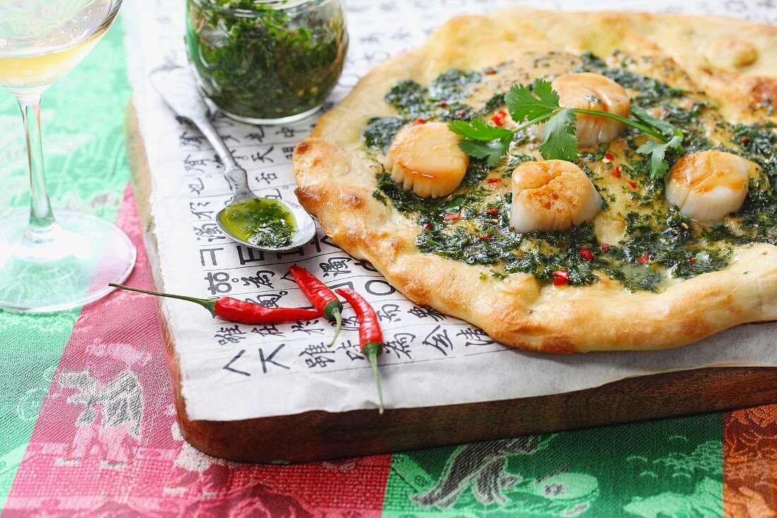 Pizza with pesto and scallops