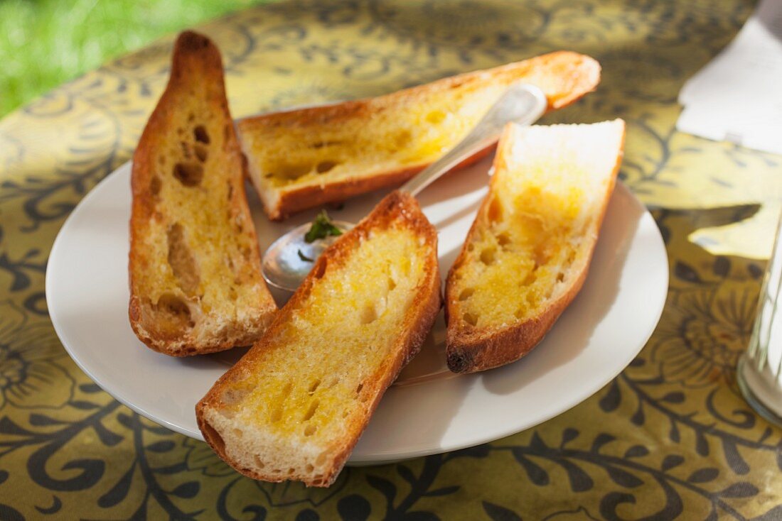 Röstbrot mit Butter