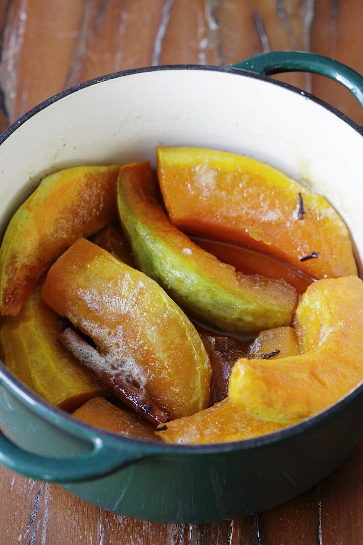 Pumpkin in honey sauce with cinnamon and cloves