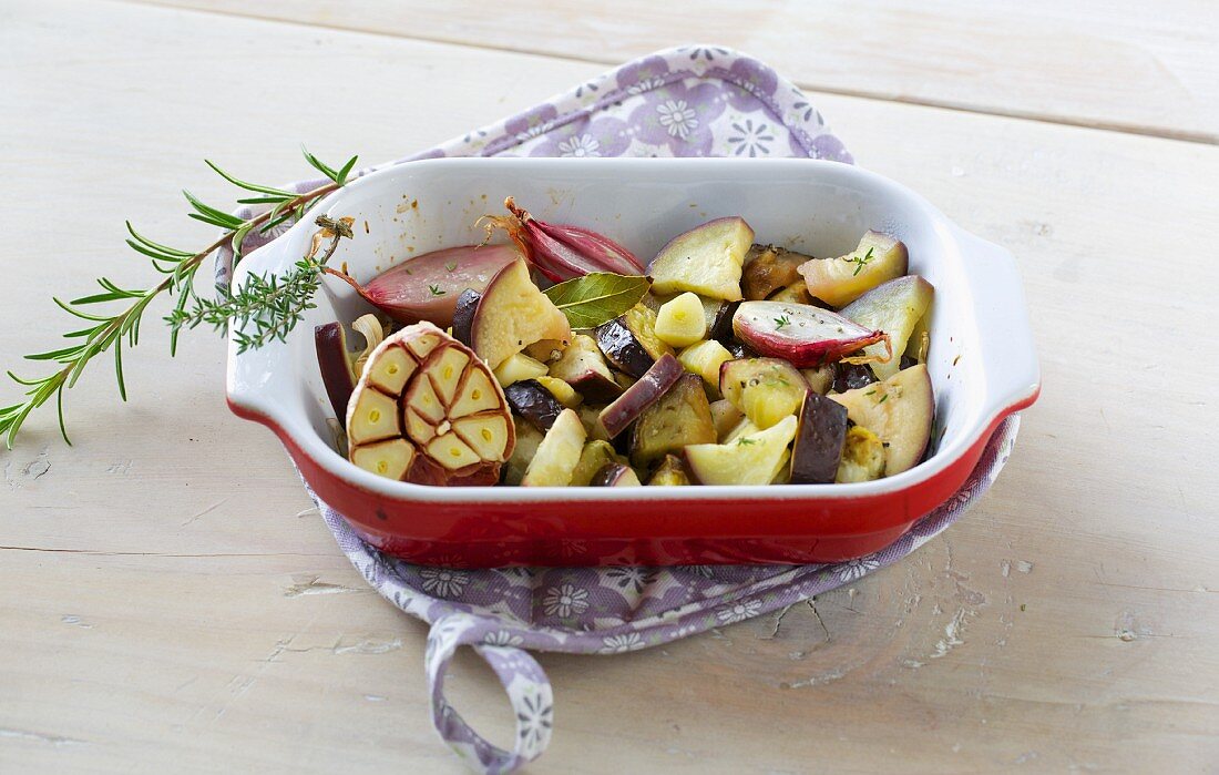 Oven-baked Mediterranean aubergine medley