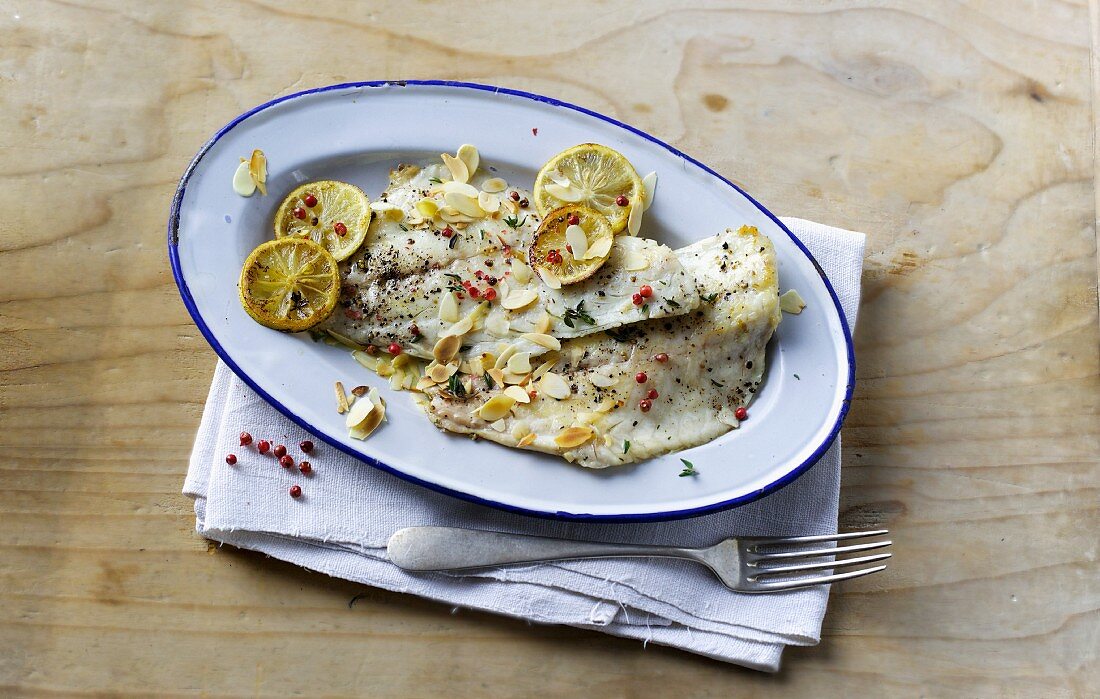 Fried gilthead with lemon thyme and flaked almonds