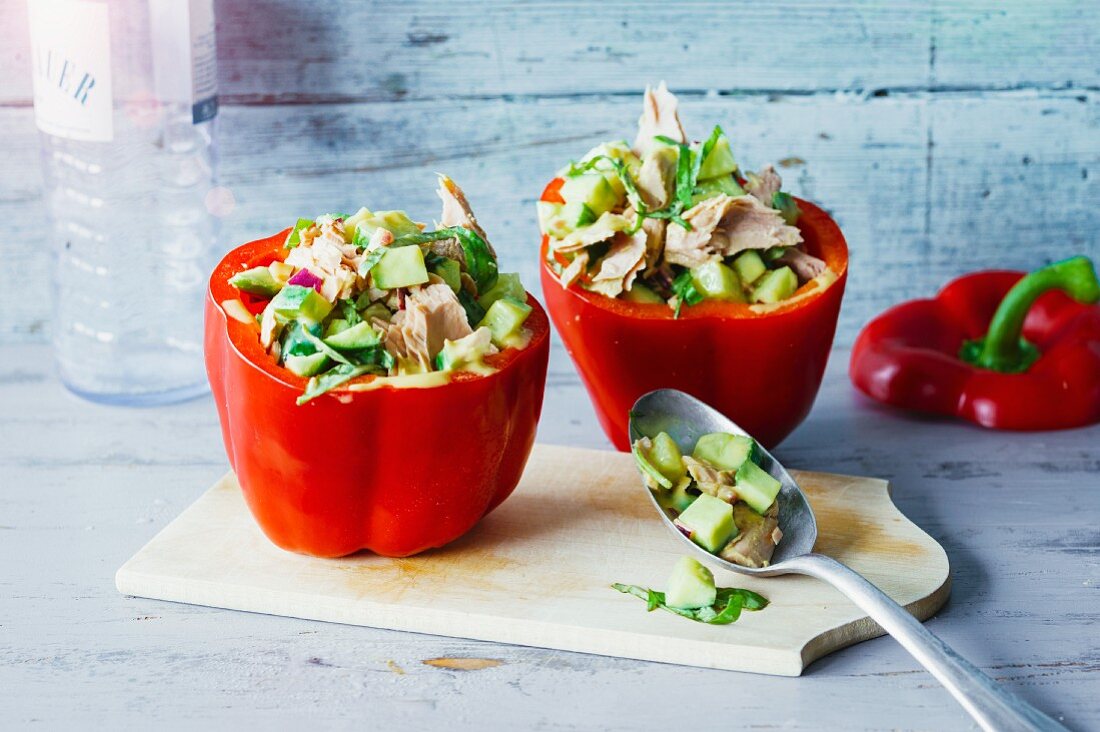 Cold peppers filled with tuna fish and cucumber