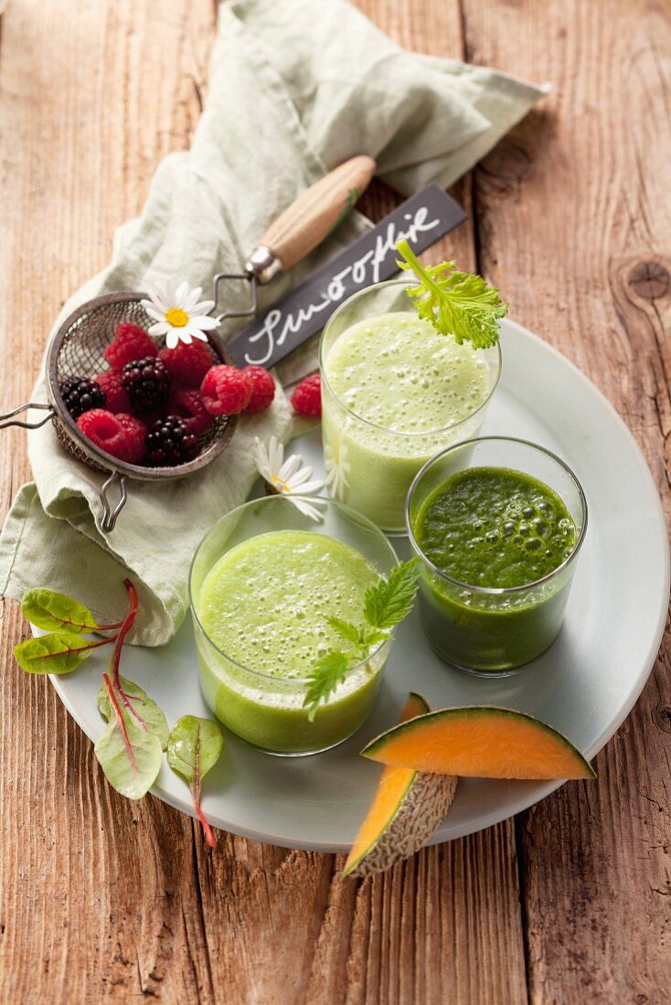 Drei grüne Smoothies