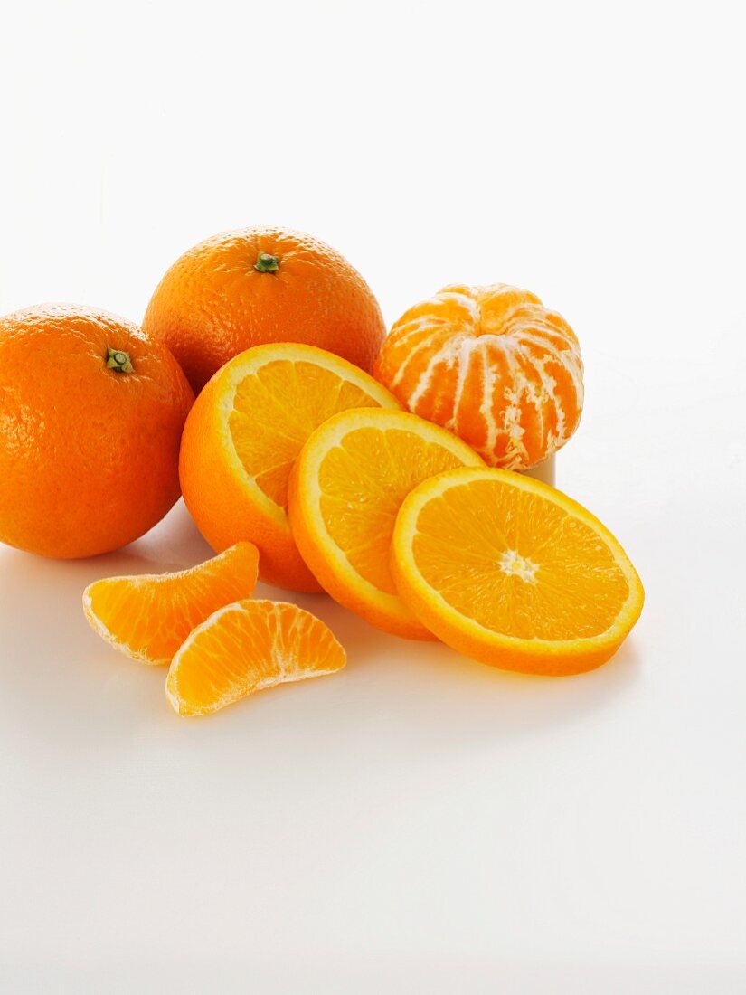 Orangen, Mandarinenscheiben und Segmente