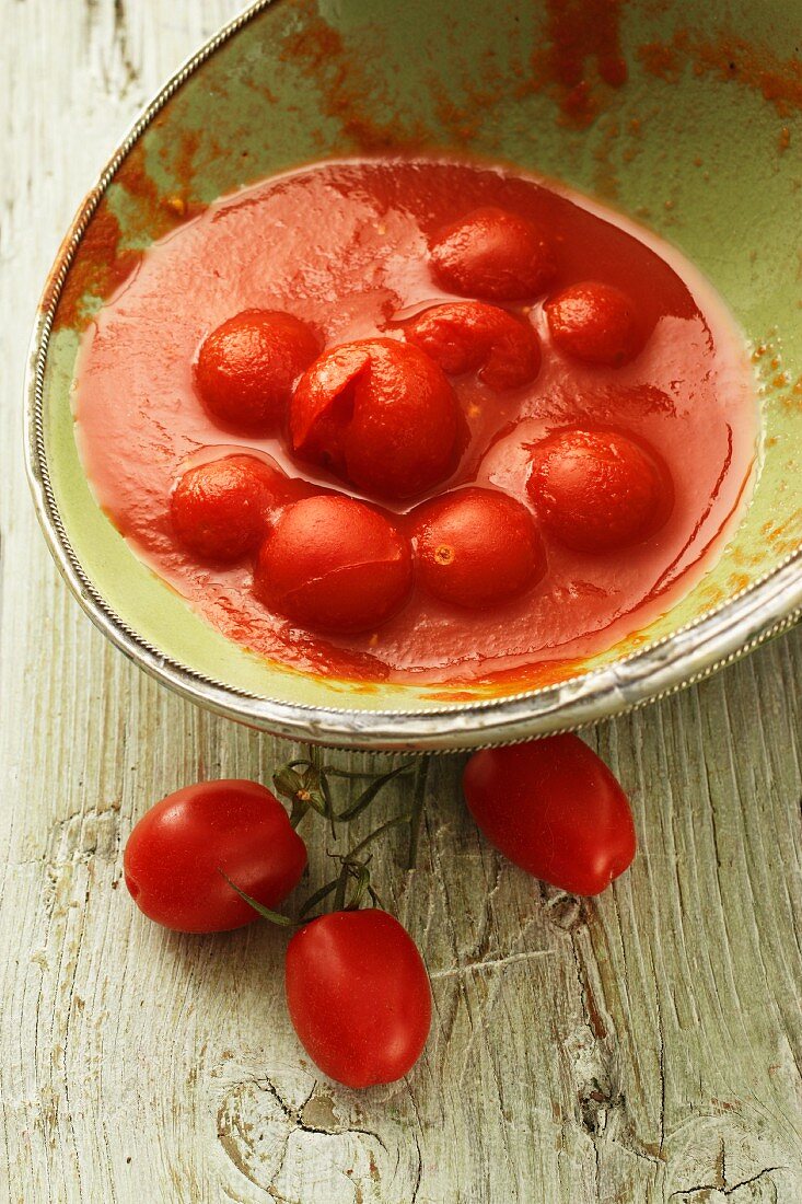 Tomato soup with whole tomatoes