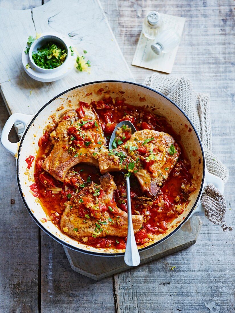 Pork chops with tomato and fennel confit