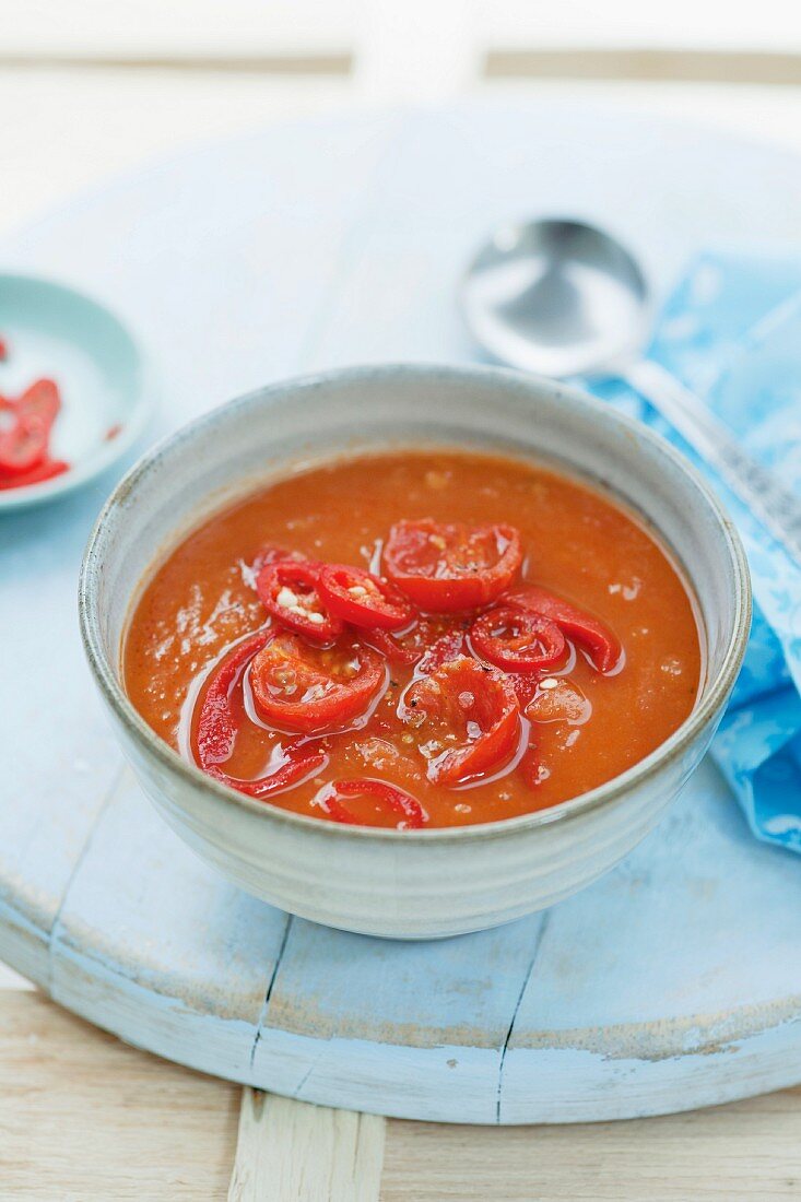 Süsskartoffel-Tomatensuppe mit Chili