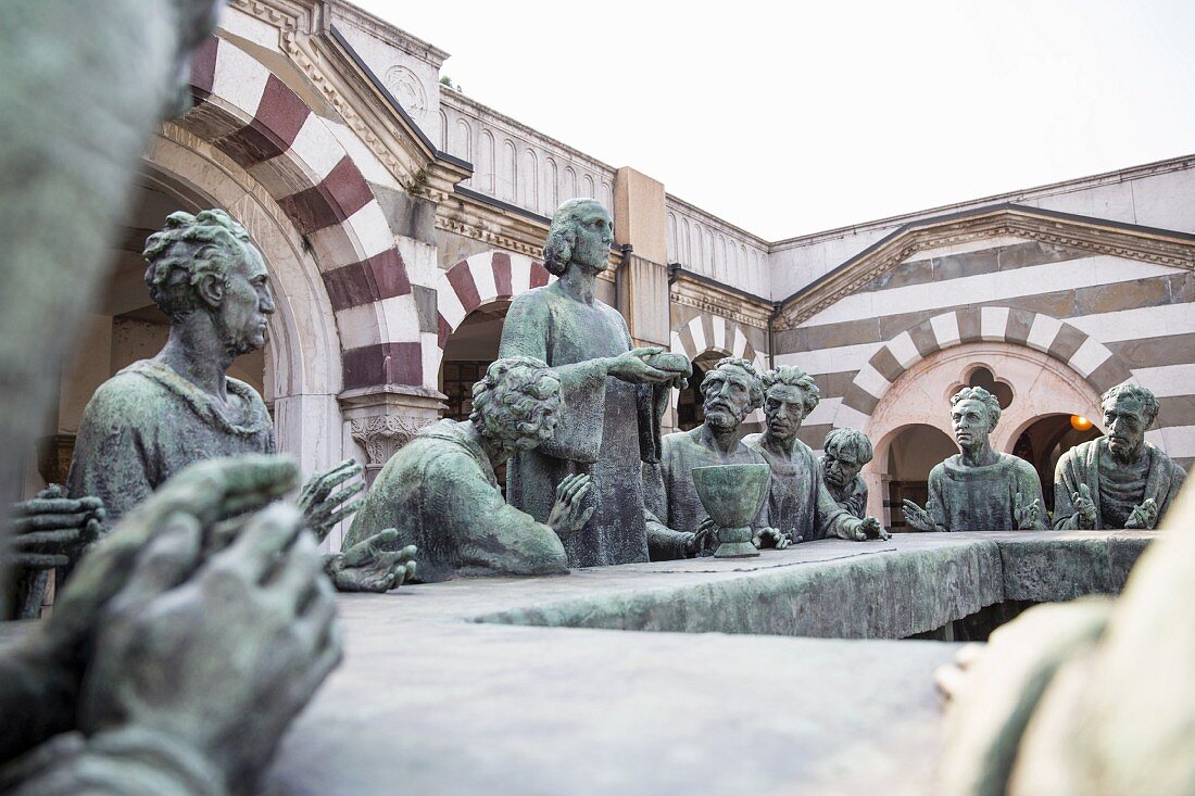 Jesus and his disciples on bronze on the grave of Davide Campari, Cimitero Monumentale, Milan