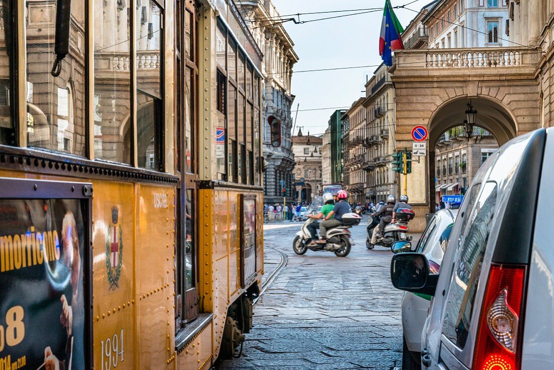 Die Tram Ventotto ist das älteste Verkehrsmittel Mailands: sie rattert täglich durch die Straßen
