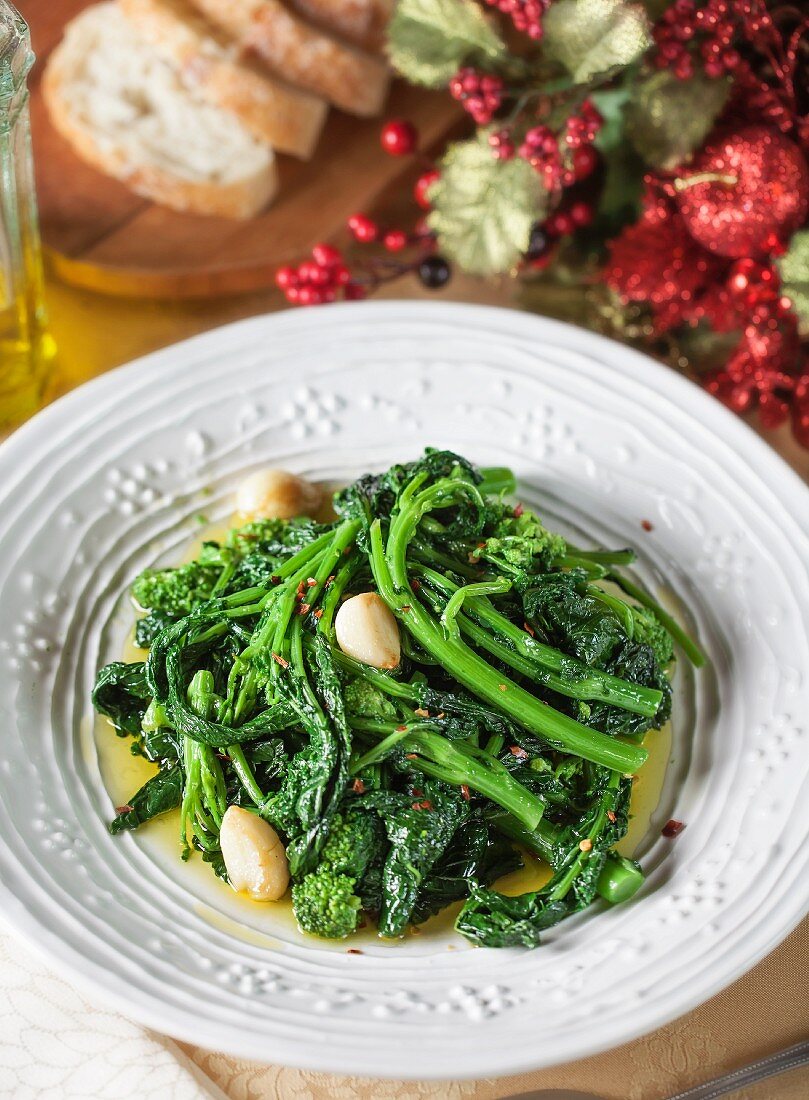 Sautéed rapini with garlic, olive oil and red peppers (Christmas)