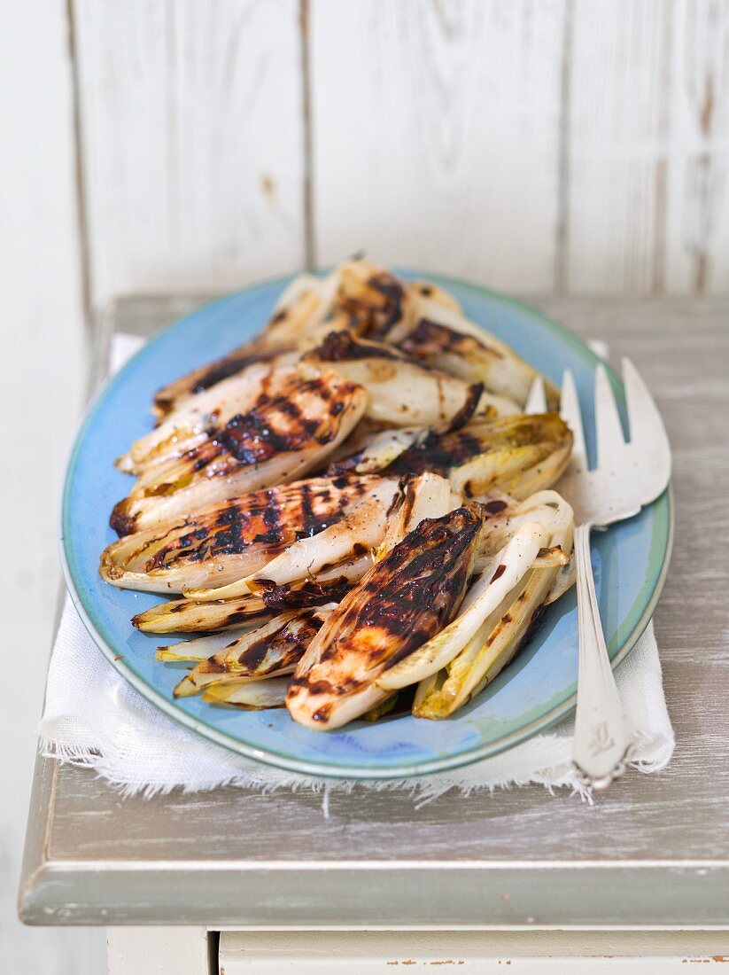 Gegrillte Chicorée mit Balsamico-Essig