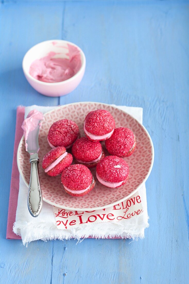 Rosa Amaretti mit Mascarponecreme