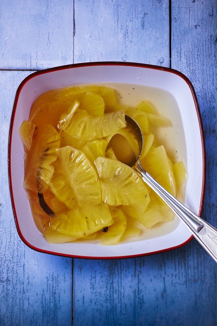 Pineapple soup with vanilla