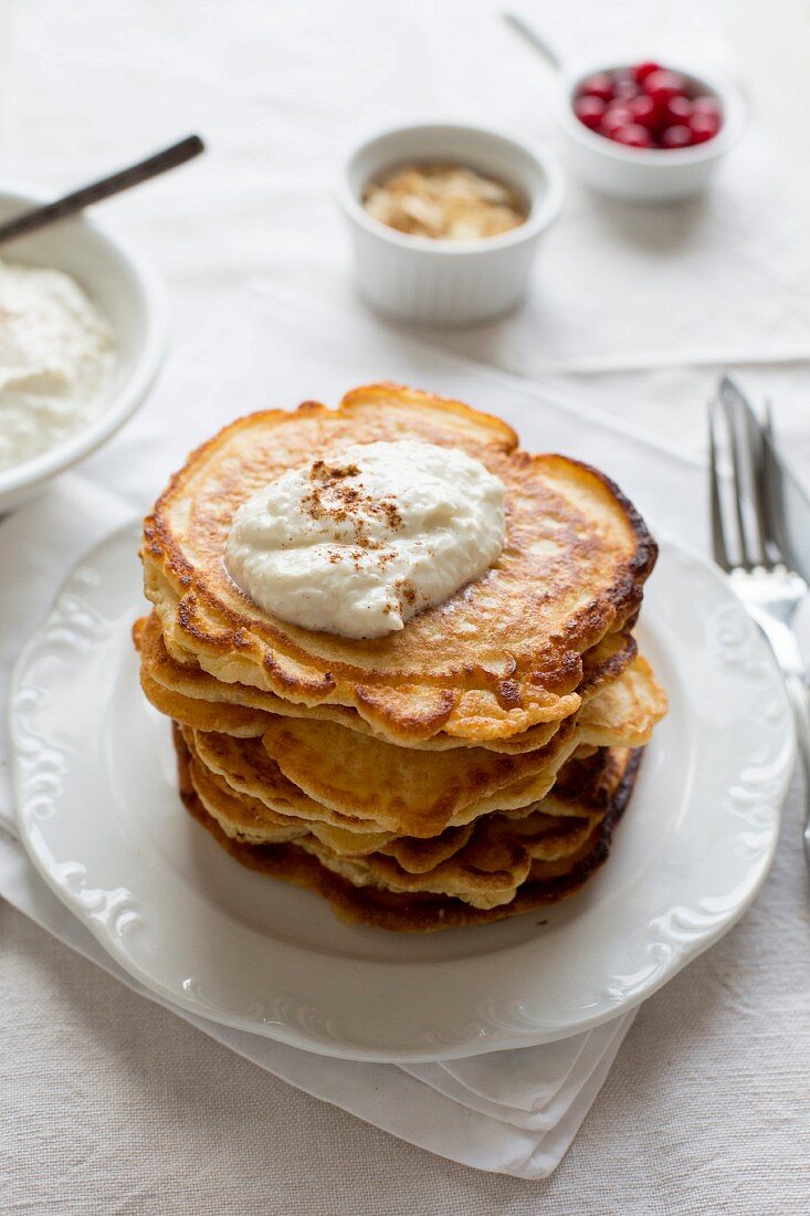 Pancakes with coconut and cinnamon quark