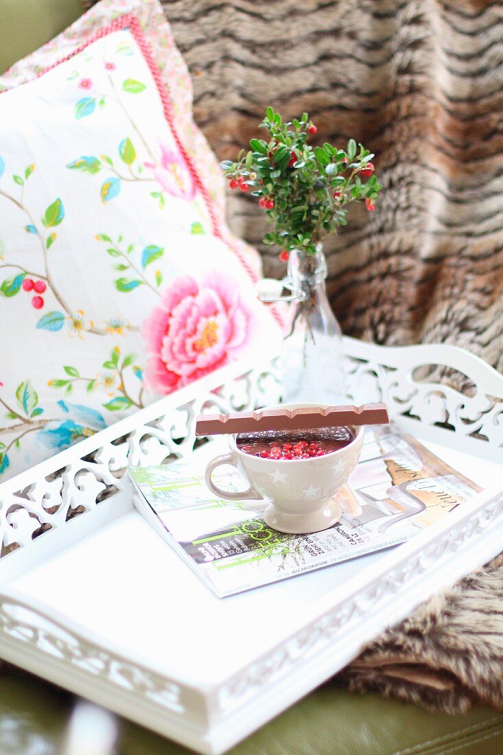 Chocolate pudding with cranberries