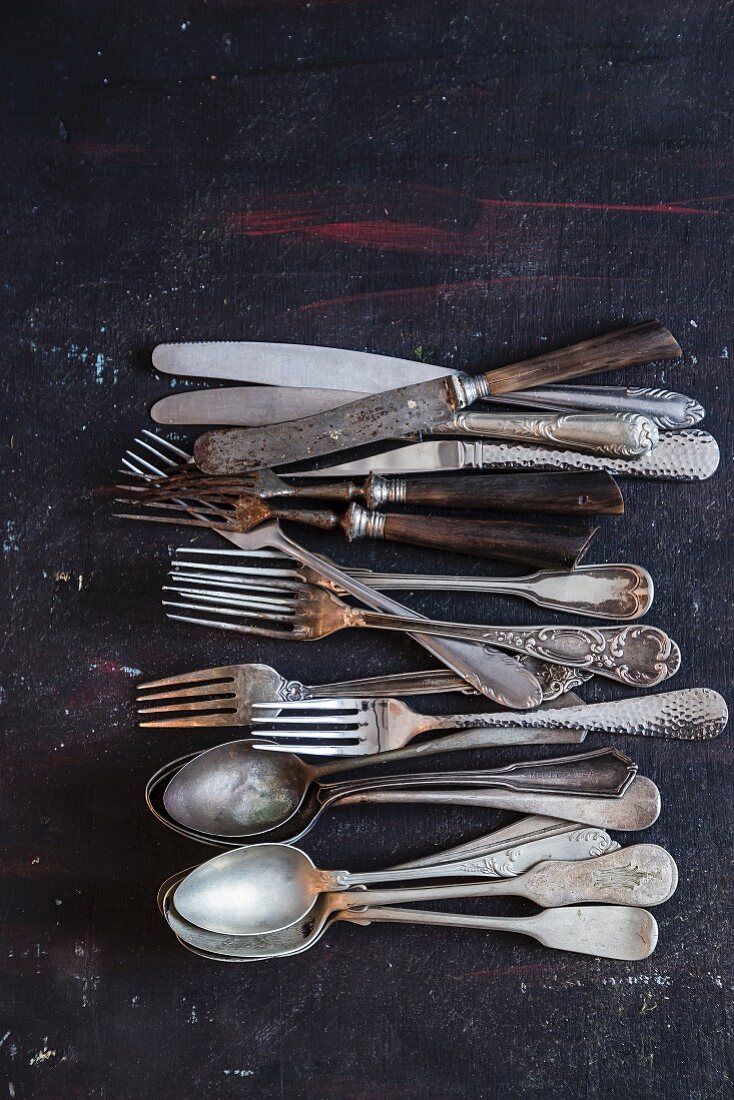 Old cutlery (seen from above)