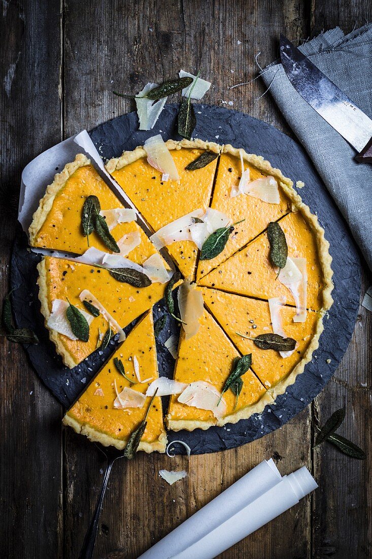 Pumpkin quiche with sage and Parmesan cheese (seen from above)