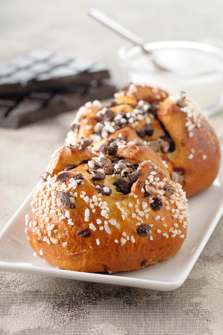 Brioche with chocolate chips and sugar nibs
