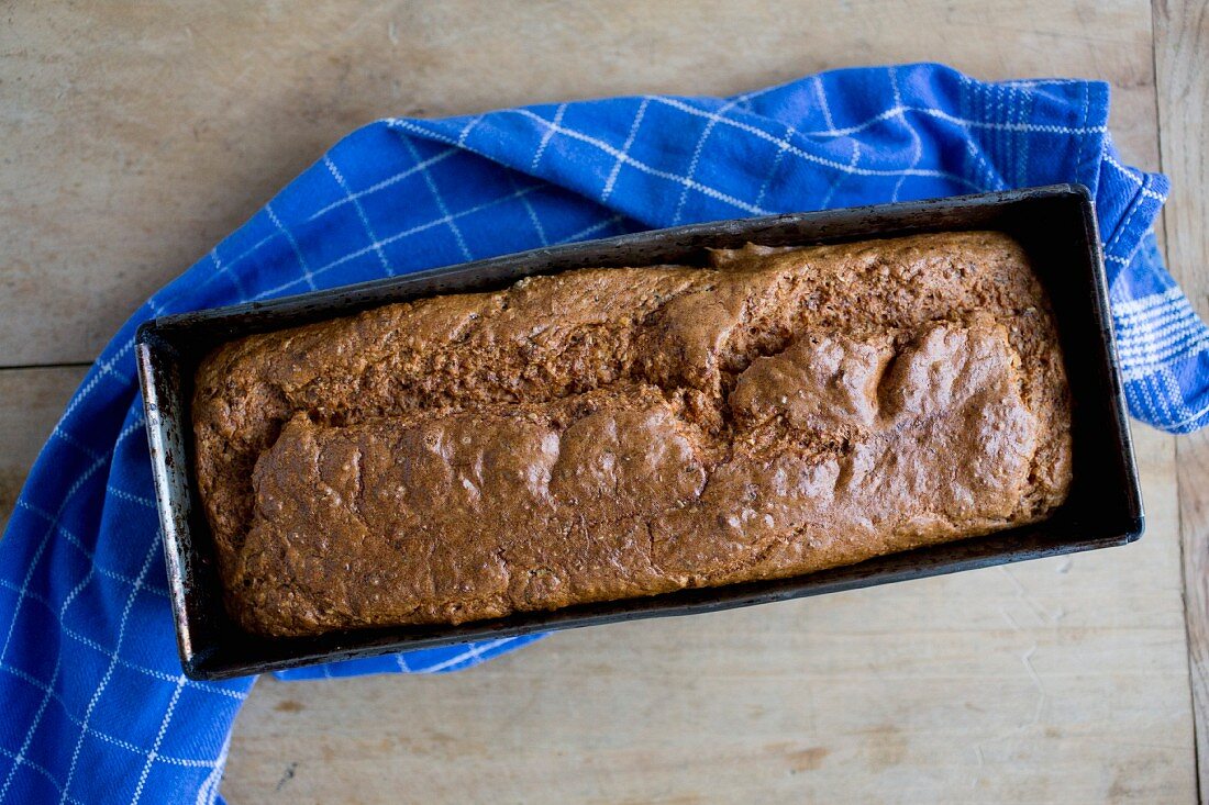 Kastenbrot in der Backform