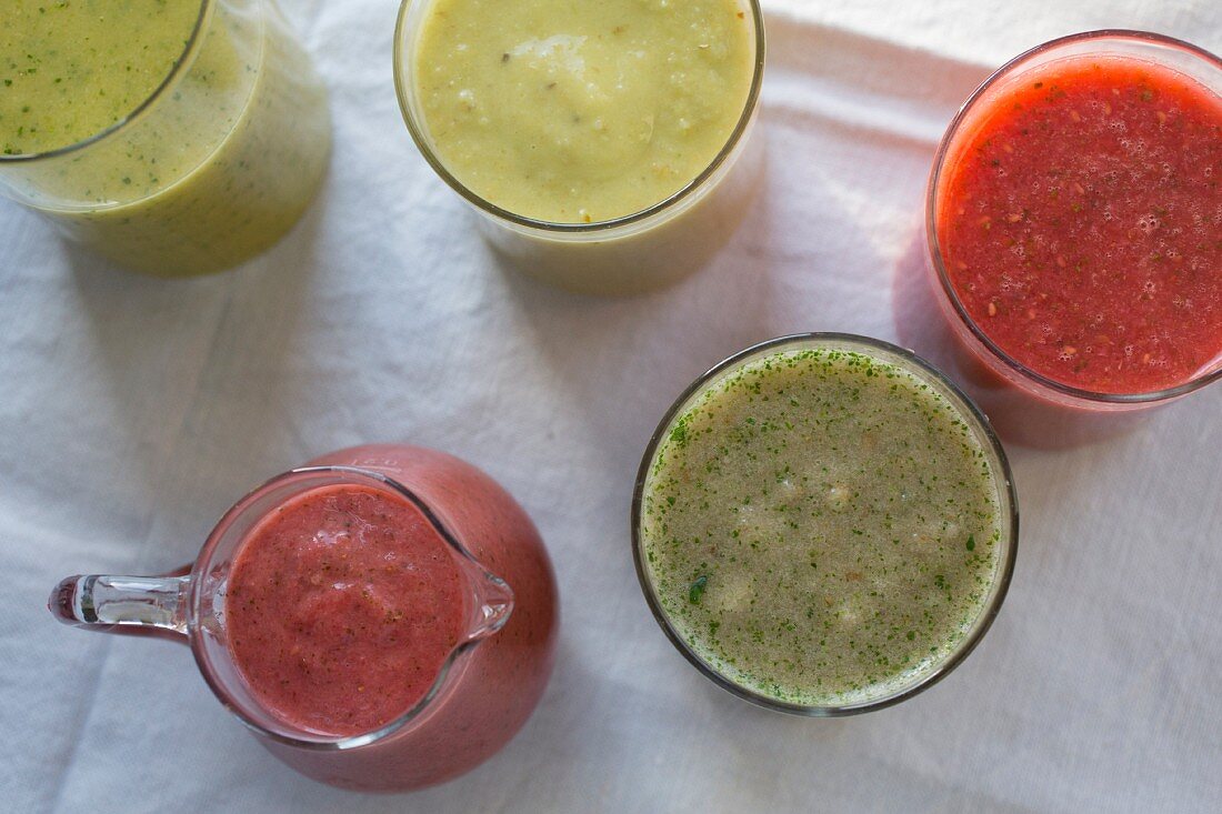 Green and red smoothies