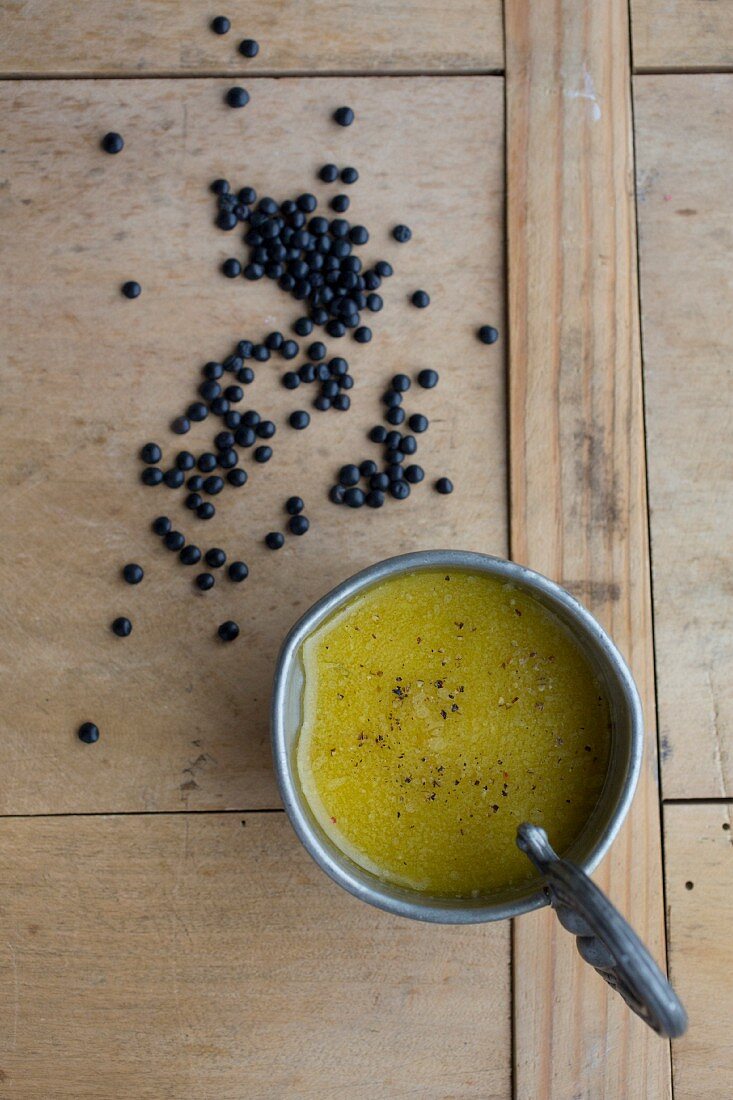 Vinaigrette and beluga lentils