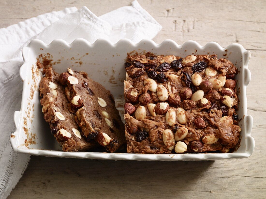 A winter loaf cake made from apples, almonds and hazelnuts