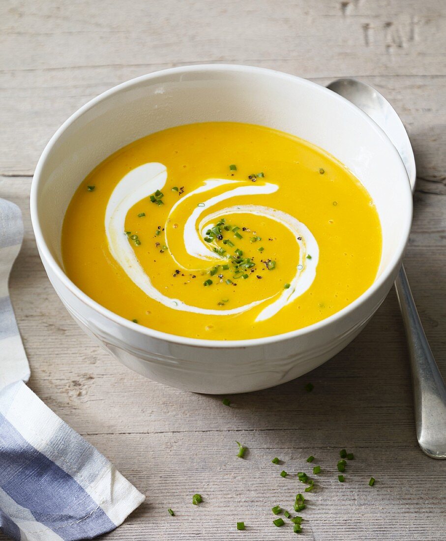 Cream of pumpkin soup with sour cream for an alkaline diet