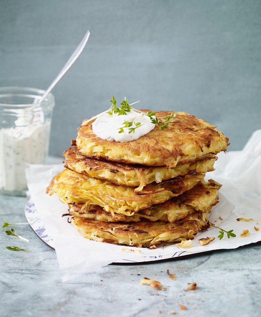 Parsnip and potato cakes with a herb dip for an alkaline diet