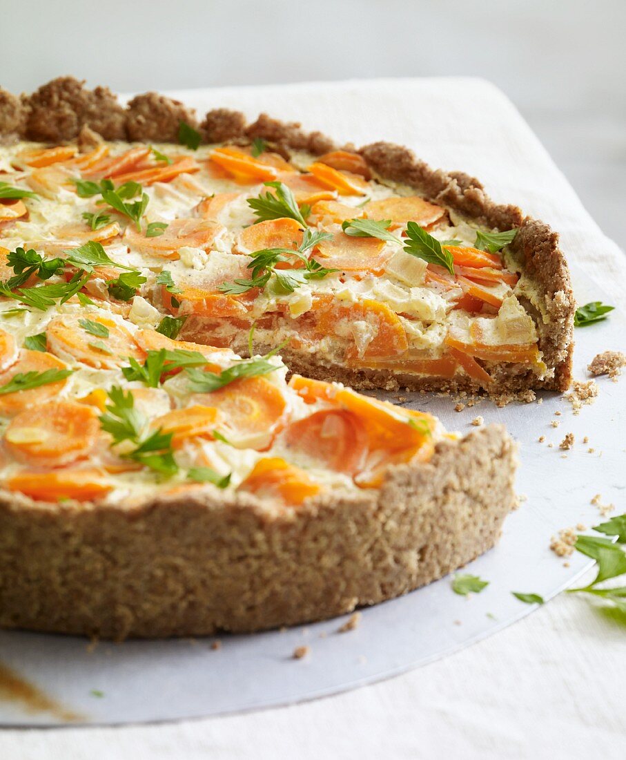 Carrot tart with fresh coriander for an alkaline diet