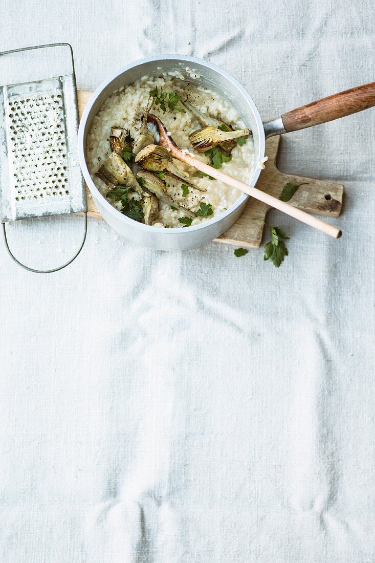 Artichoke risotto with parsley