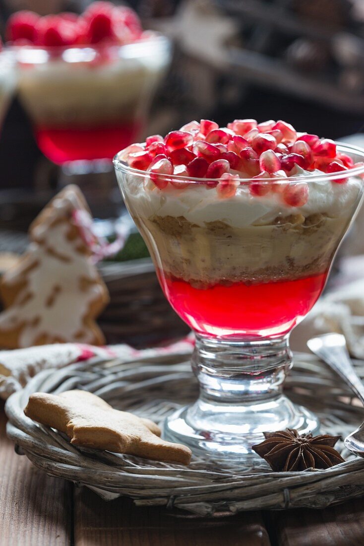 Gingerbread trifle with pomegranate jelly and pomegranate seeds