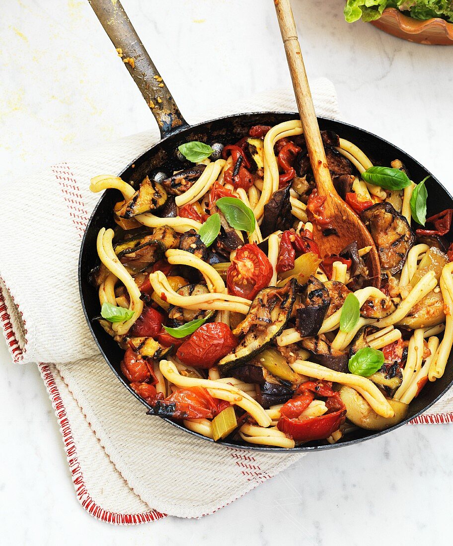 Pasta caponata with aubergines and tomatoes