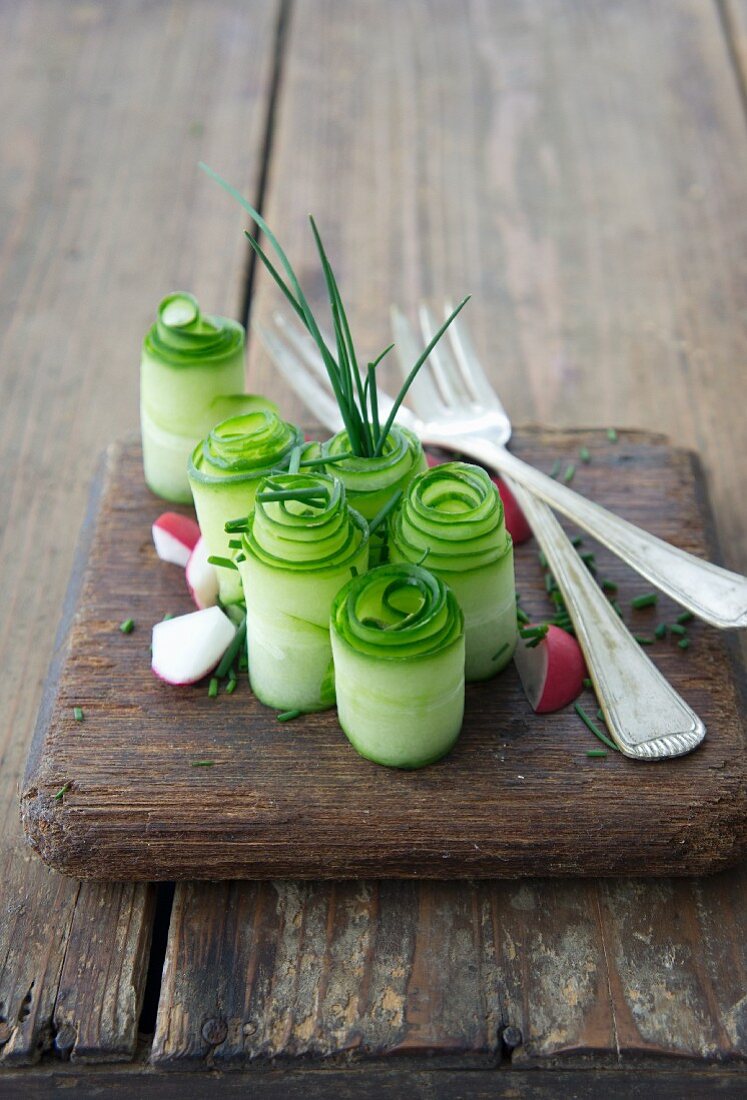 Cucumber rolls with radishes