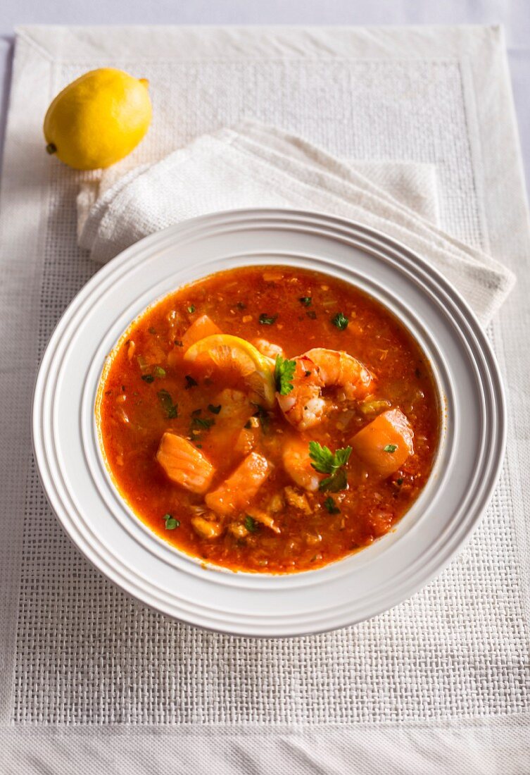 Zuppa di pesce alla siciliana (Fischsuppe, Italien)