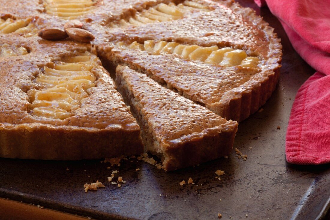 Apple cake with almonds