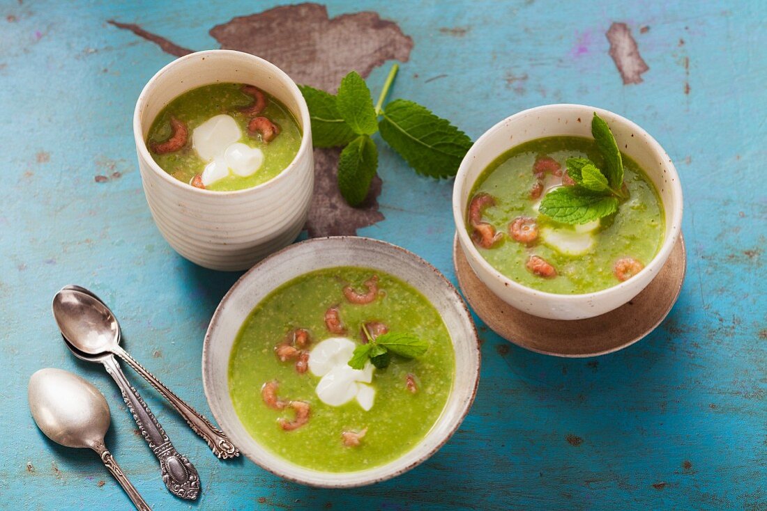 Pea soup with wasabi, cashew nuts and North Sea shrimps