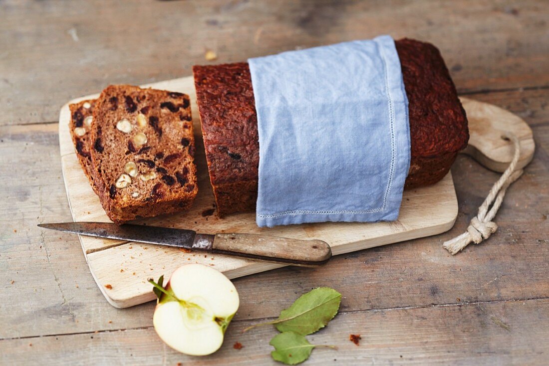 Apfel-Nuss-Brot